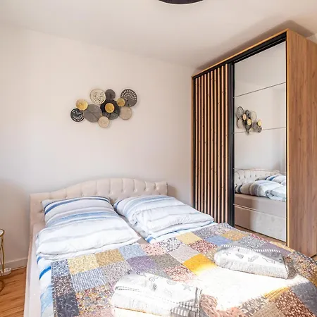 Daire Kaskada With Balcony By Axel Gdynia